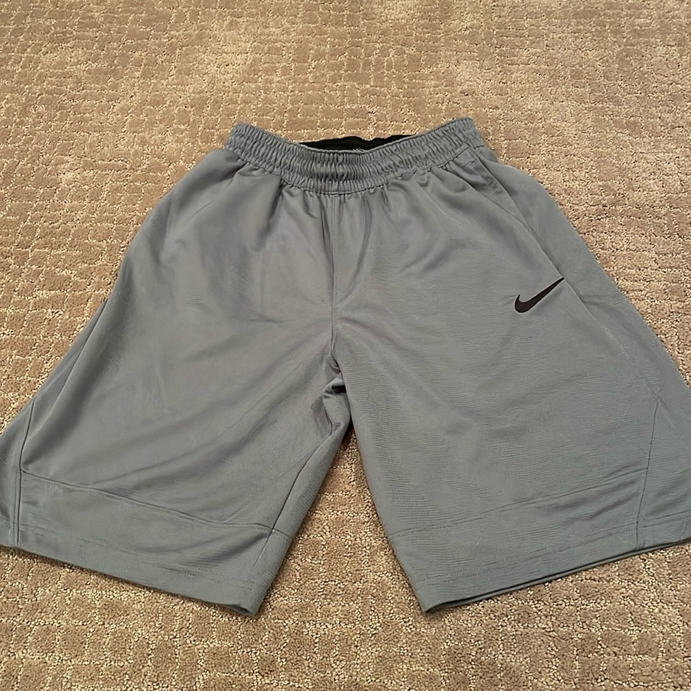 Men’s Nike size S basketball shorts